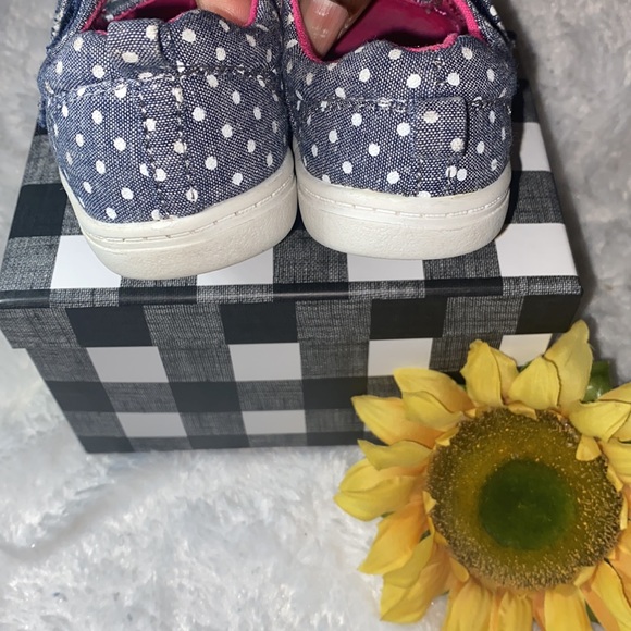 Size 4 wonder nation grey and white polka Velcro sneakers - Picture 3 of 4
